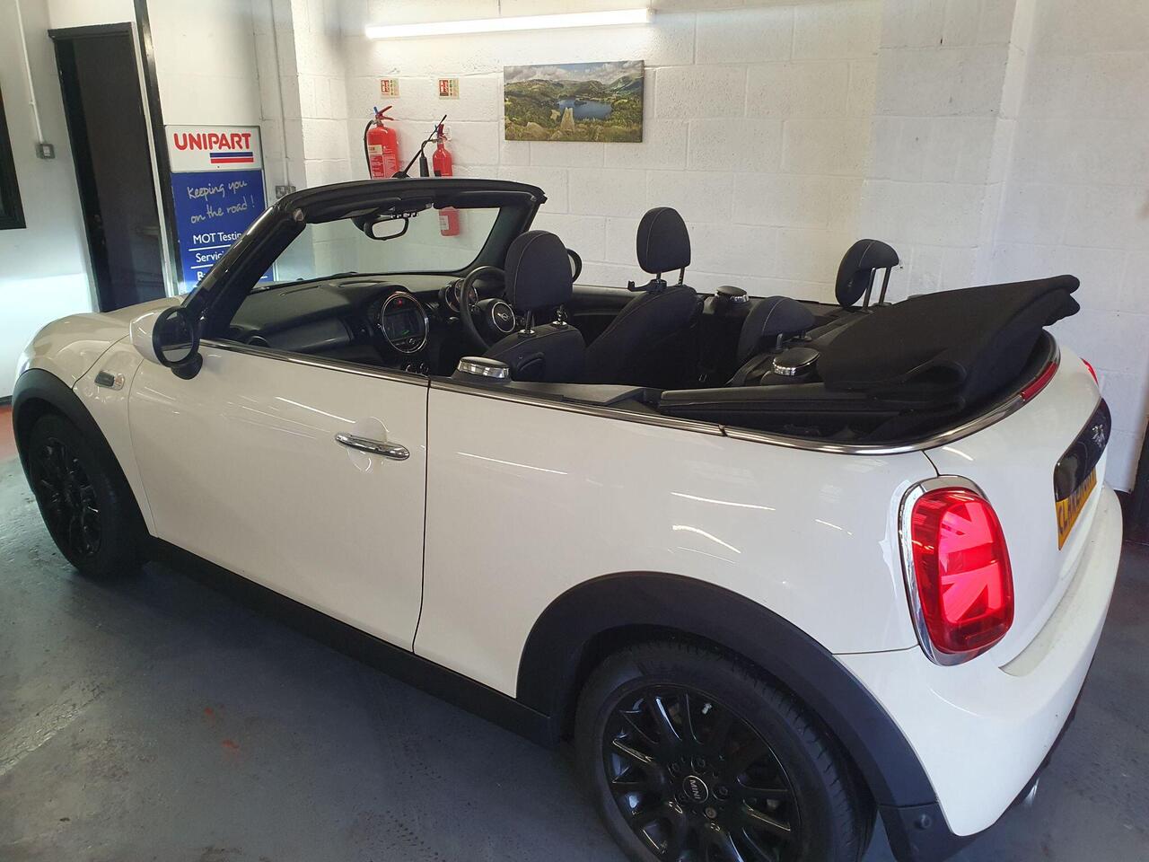 MINI Convertible 1.5 Cooper Classic EURO 6 (s/s) 2dr