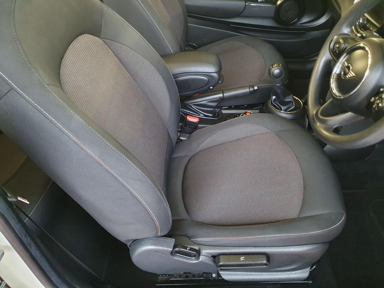 MINI Convertible 1.5 Cooper Classic EURO 6 (s/s) 2dr