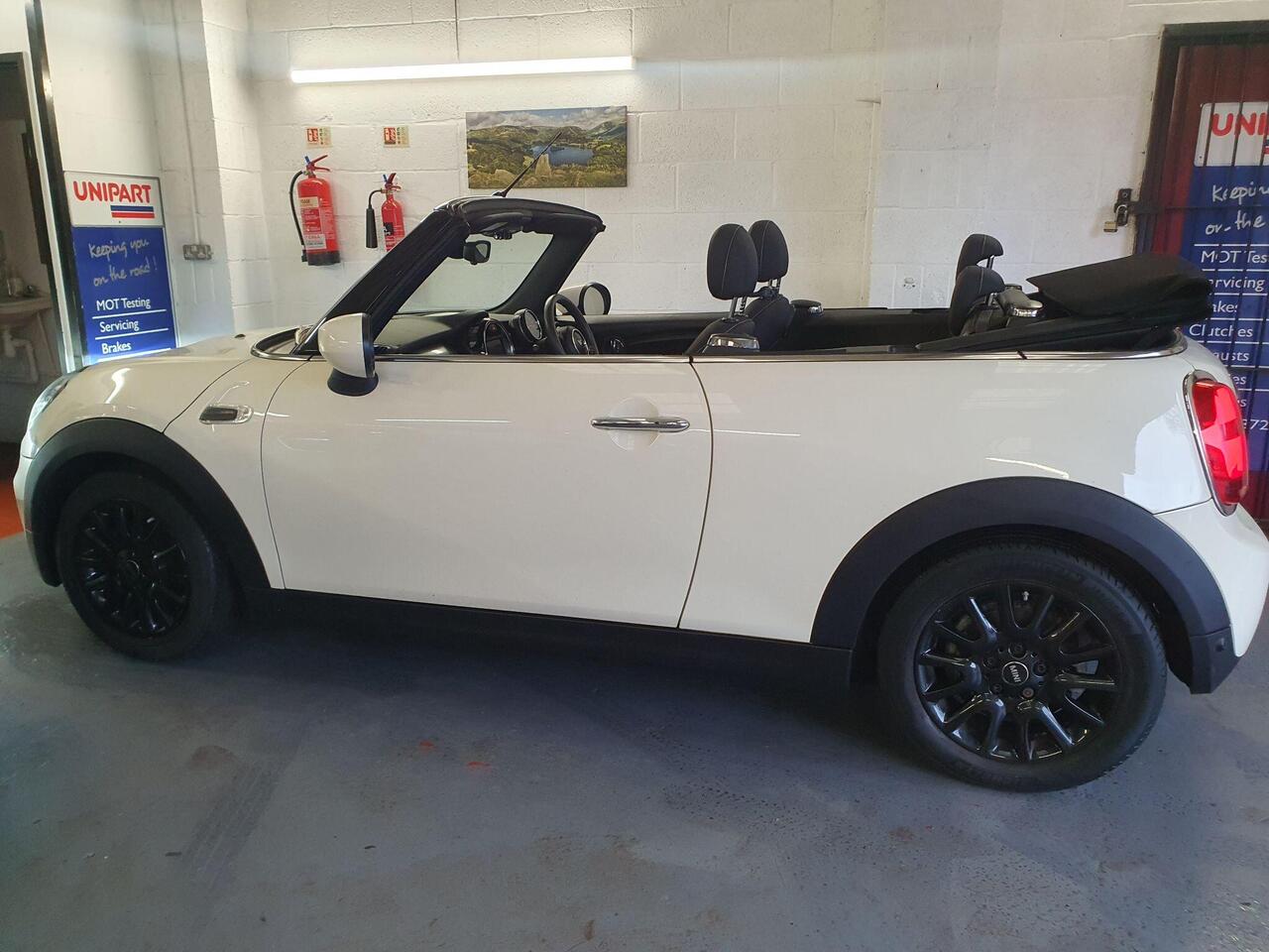 MINI Convertible 1.5 Cooper Classic EURO 6 (s/s) 2dr
