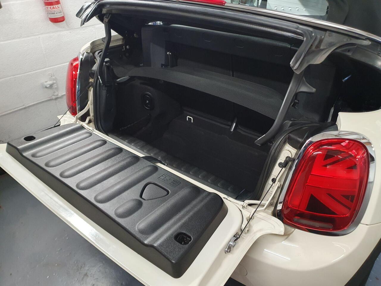 MINI Convertible 1.5 Cooper Classic EURO 6 (s/s) 2dr