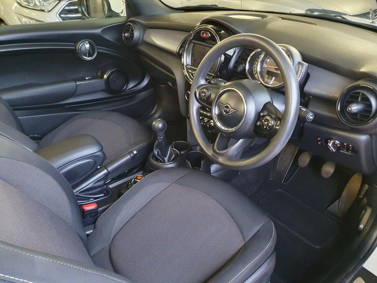 MINI Convertible 1.5 Cooper Classic EURO 6 (s/s) 2dr