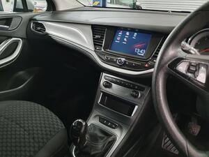 Vauxhall Astra 1.6 CDTI ecoTEC BlueInjection Design EURO 6 (s/s) 5dr