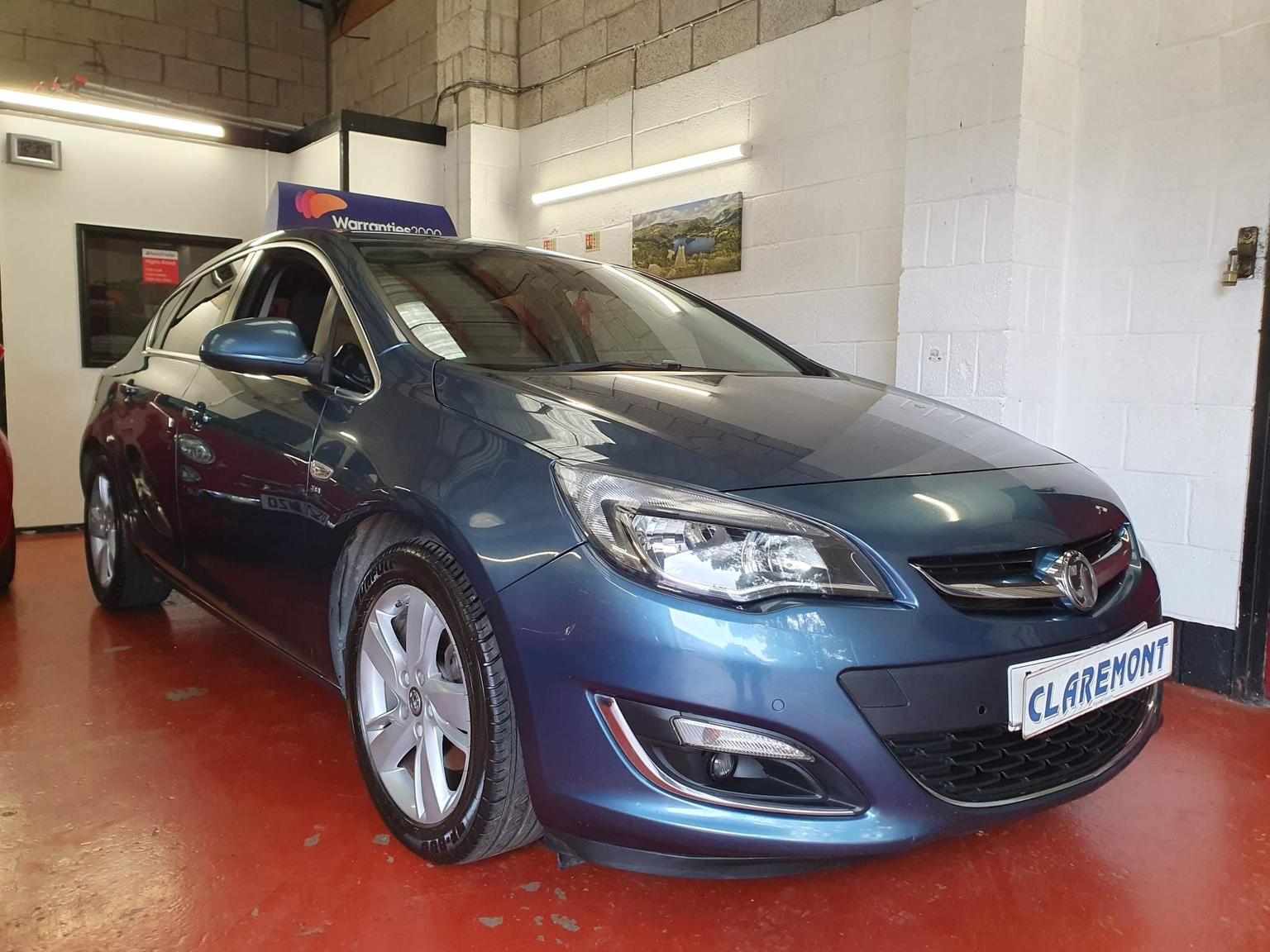 Vauxhall Astra 2.0 CDTi ecoFLEX SRi Euro 5 (s/s) 5dr