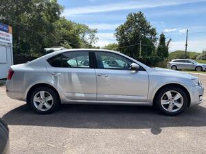 Skoda Octavia 1.6 TDI SE DSG EURO 5 (s/s) 5dr