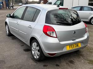 Renault Clio 1.5 DCI Privilege TomTom EURO 5 5dr