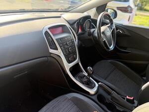 Vauxhall Astra 1.6 CDTI ecoFLEX Excite EURO 6 (s/s) 5dr