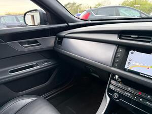 Jaguar XF 2.0D R-Sport Sportbrake AUTO EURO 6 (s/s) 5dr