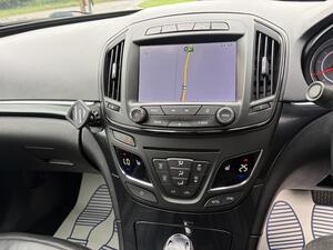 Vauxhall Insignia 2.0 CDTI Elite NAV Sports Tourer AUTO EURO 5 5dr