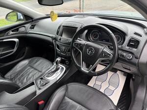 Vauxhall Insignia 2.0 CDTI Elite NAV Sports Tourer AUTO EURO 5 5dr