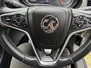 Vauxhall Insignia 2.0 CDTI Elite NAV Sports Tourer AUTO EURO 5 5dr
