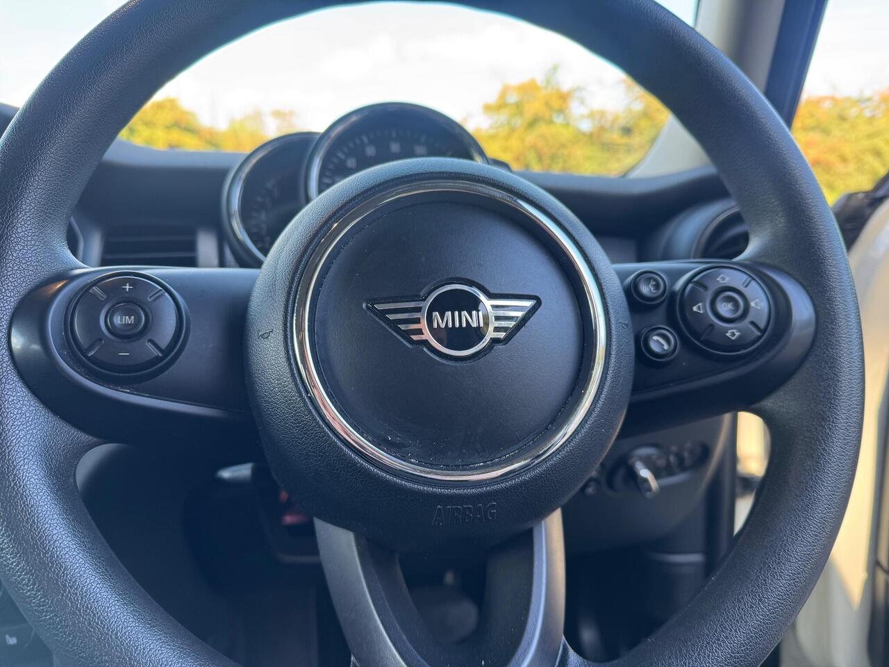 MINI Hatch 1.5 Cooper Classic Steptronic EURO 6 (s/s) 5dr