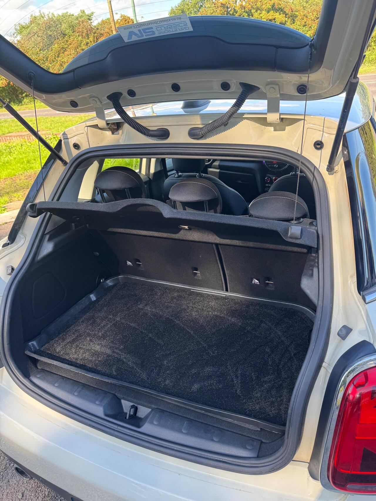 MINI Hatch 1.5 Cooper Classic Steptronic EURO 6 (s/s) 5dr