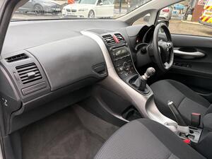 Toyota Auris 1.6 V-Matic TR EURO 5 5dr