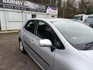 Toyota Auris 1.6 V-Matic TR EURO 5 5dr