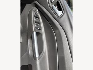 Ford Kuga 2.0 TDCI Titanium 2WD EURO 6 (s/s) 5dr