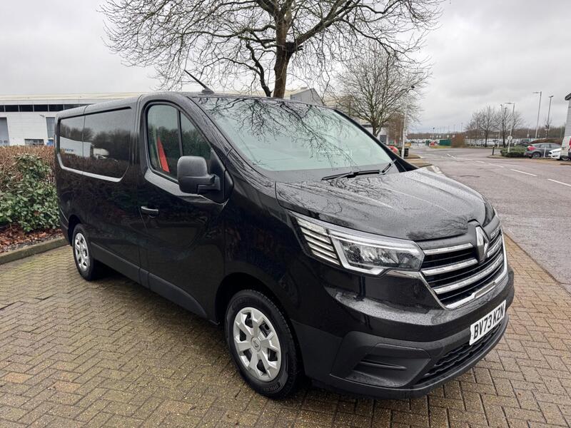 Renault Trafic RED edition