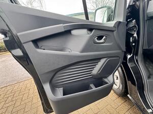 Renault Trafic RED edition