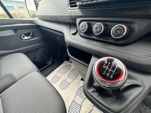 Renault Trafic RED edition