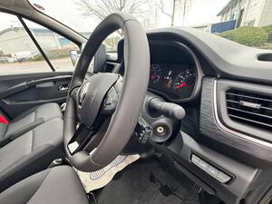 Renault Trafic RED edition