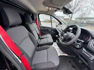 Renault Trafic RED edition
