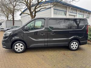 Renault Trafic RED edition