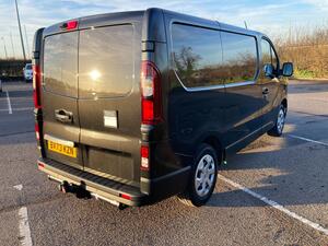 Renault Trafic RED edition