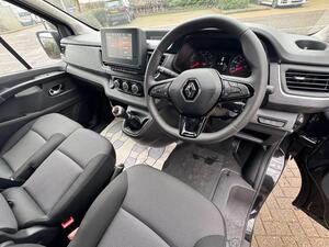 Renault Trafic RED edition