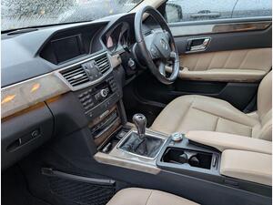 Mercedes-Benz E Class 2.1 E250 CDI BlueEfficiency Avantgarde EURO 5 4dr