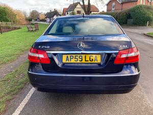 Mercedes-Benz E Class 2.1 E250 CDI BlueEfficiency Avantgarde EURO 5 4dr