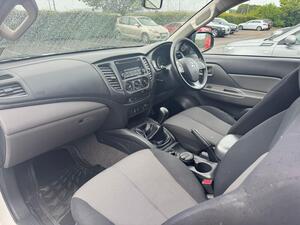 Mitsubishi L200 2.4 DI-D CC 4Life 4WD EURO 6 (s/s) 4dr