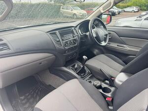 Mitsubishi L200 2.4 DI-D CC 4Life 4WD EURO 6 (s/s) 4dr