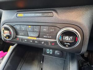 Ford Kuga 2.5H Duratec Vignale CVT EURO 6 (s/s) 5dr