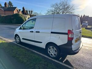 Ford Transit Courier 1.5 TDCI Trend L1 EURO 6 5dr