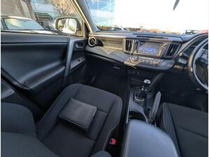 Toyota RAV4 2.0 D-4D Business Edition EURO 6 (s/s) 5dr