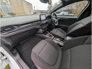Ford Focus 1.0T EcoBoost ST-Line Edition EURO 6 (s/s) 5dr