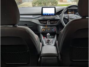 Ford Focus 1.0T EcoBoost ST-Line Edition EURO 6 (s/s) 5dr