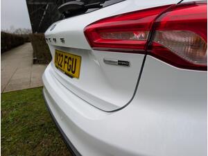 Ford Focus 1.0T EcoBoost ST-Line Edition EURO 6 (s/s) 5dr