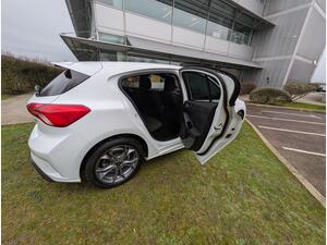 Ford Focus 1.0T EcoBoost ST-Line Edition EURO 6 (s/s) 5dr