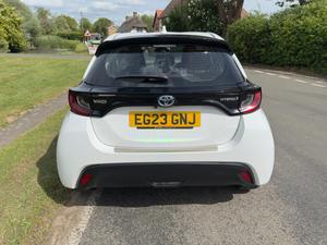 Toyota Yaris 1.5 VVT-h Icon E-CVT Euro 6 (s/s) 5dr