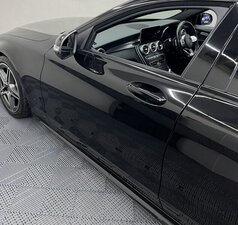 Mercedes-Benz C-Class 2.0 C 300 AMG LINE Premium AUTO 4dr