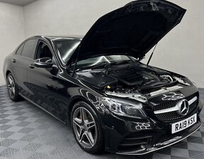 Mercedes-Benz C-Class 2.0 C 300 AMG LINE Premium AUTO 4dr