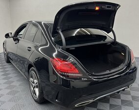 Mercedes-Benz C-Class 2.0 C 300 AMG LINE Premium AUTO 4dr
