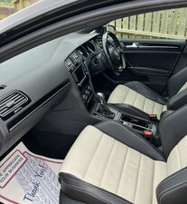 Volkswagen Golf 2.0 Golf R Tsi Semi-auto 5dr