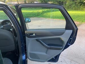Ford Focus 1.6 Titanium 5dr
