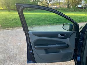 Ford Focus 1.6 Titanium 5dr