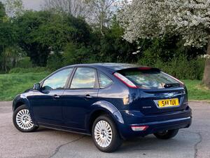 Ford Focus 1.6 Titanium 5dr