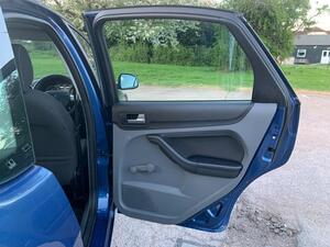 Ford Focus 1.6 Zetec 5dr