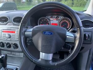 Ford Focus 1.6 Zetec 5dr
