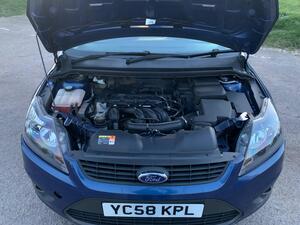Ford Focus 1.6 Zetec 5dr