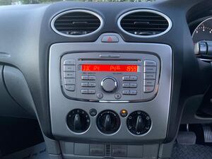 Ford Focus 1.6 Zetec 5dr